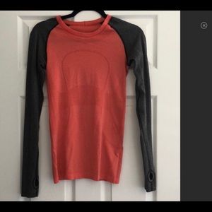 Lululemon workout shirt